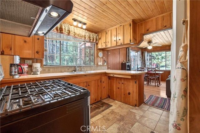 5806 Victorville, Wrightwood, CA 92397