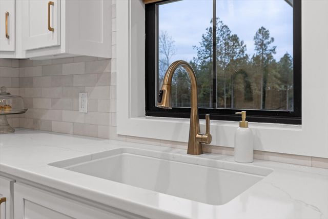 4190 Crockett Pointe, Jasper, TN 37347