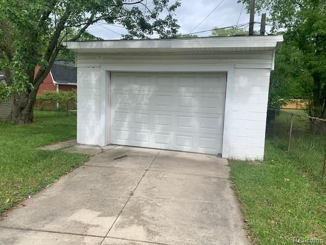 9167 Groschner Street, Taylor, MI 48180