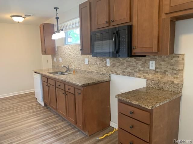 9167 Groschner Street, Taylor, MI 48180