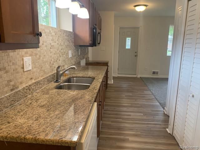 9167 Groschner Street, Taylor, MI 48180