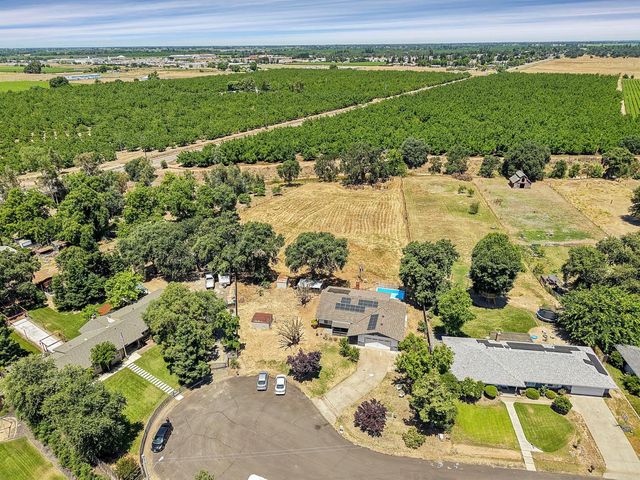 13643 Pinto Ln, Lodi, CA 95240