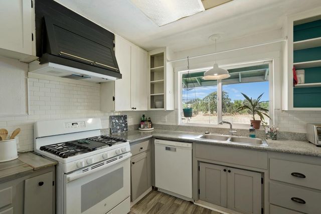 13643 Pinto Ln, Lodi, CA 95240