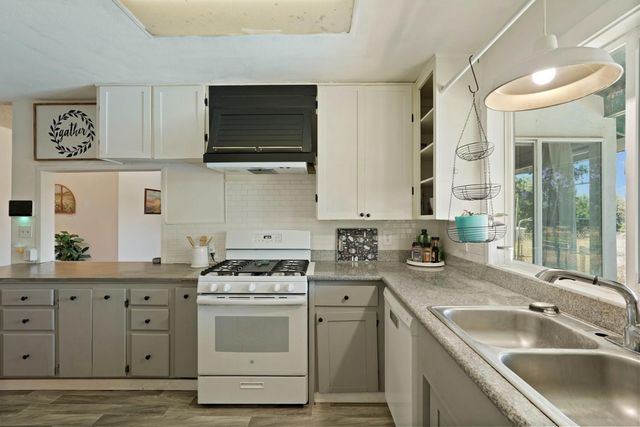 13643 Pinto Ln, Lodi, CA 95240