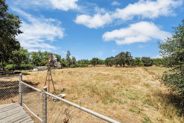 13643 Pinto Ln, Lodi, CA 95240