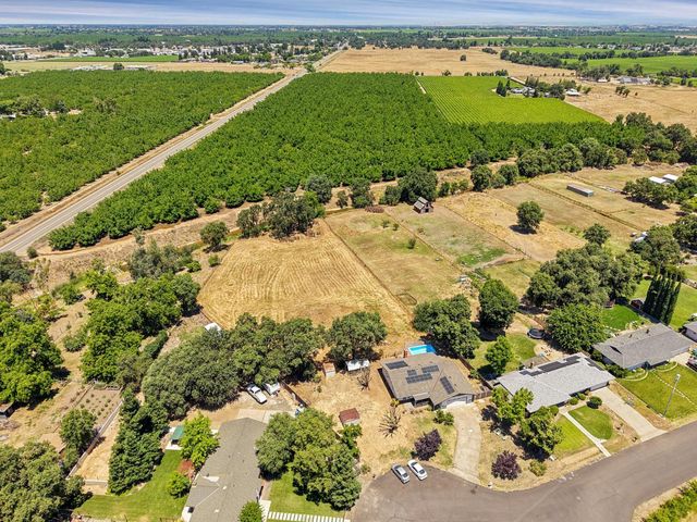 13643 Pinto Ln, Lodi, CA 95240
