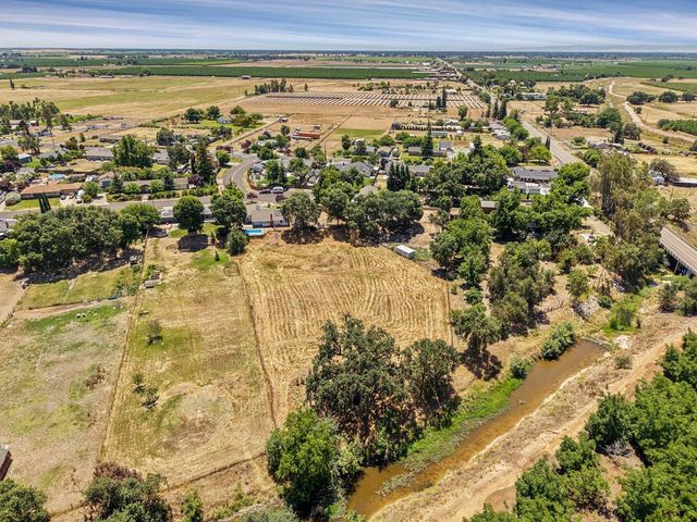 13643 Pinto Ln, Lodi, CA 95240