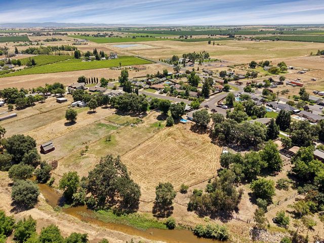 13643 Pinto Ln, Lodi, CA 95240