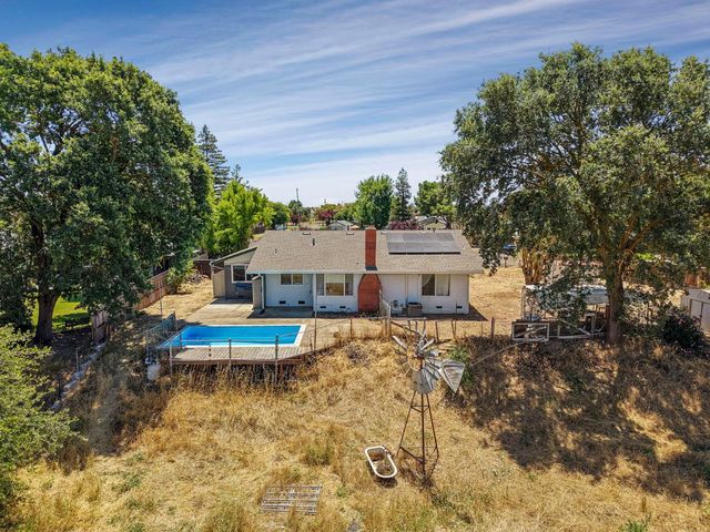 13643 Pinto Ln, Lodi, CA 95240