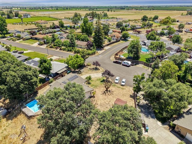 13643 Pinto Ln, Lodi, CA 95240