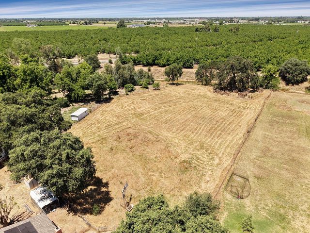 13643 Pinto Ln, Lodi, CA 95240