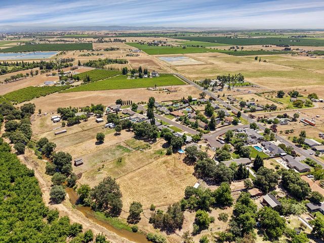 13643 Pinto Ln, Lodi, CA 95240
