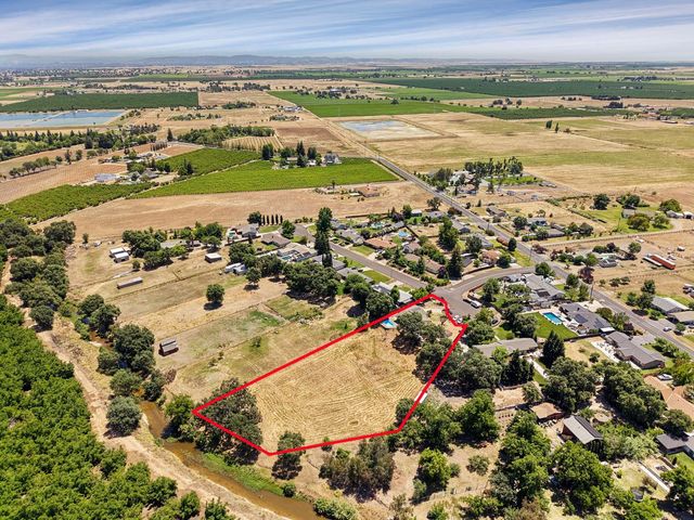 13643 Pinto Ln, Lodi, CA 95240