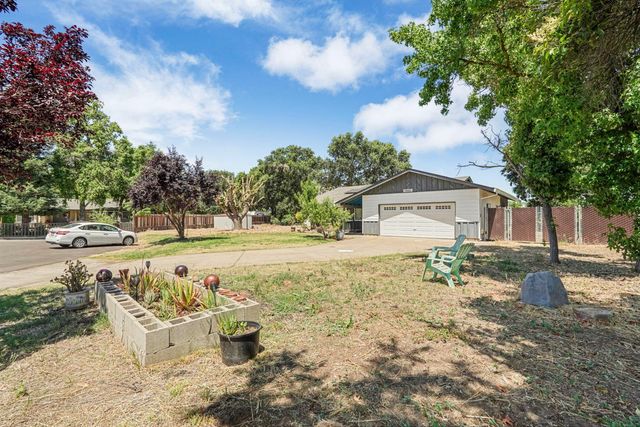 13643 Pinto Ln, Lodi, CA 95240