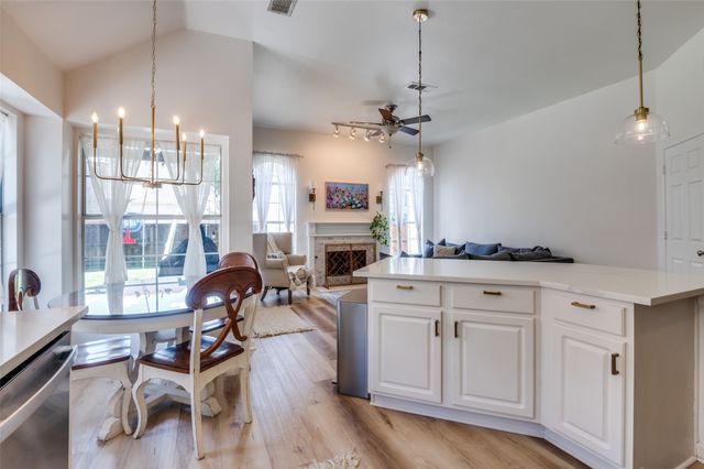 208 Touchdown Drive, Irving, TX 75063