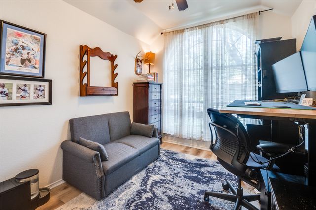 208 Touchdown Drive, Irving, TX 75063