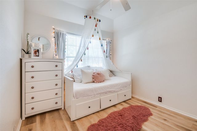 208 Touchdown Drive, Irving, TX 75063