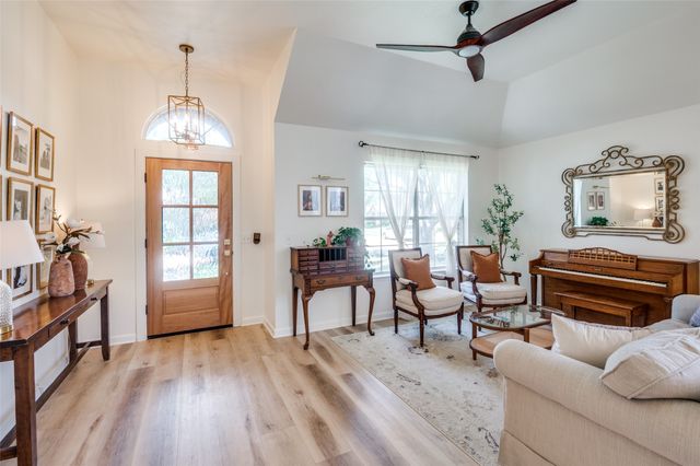 208 Touchdown Drive, Irving, TX 75063