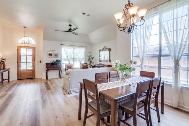 208 Touchdown Drive, Irving, TX 75063