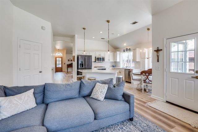 208 Touchdown Drive, Irving, TX 75063