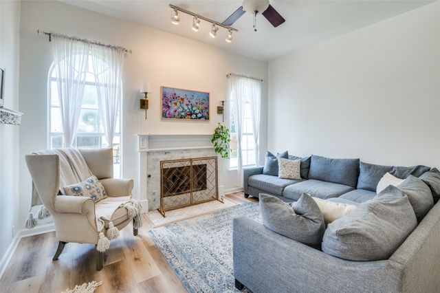 208 Touchdown Drive, Irving, TX 75063