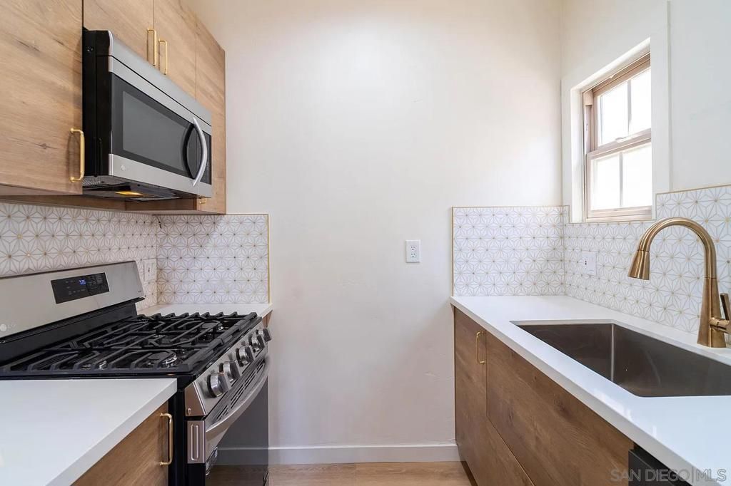 Image 21 of property listing at 3767 7th Avenue, San Diego, CA 92103