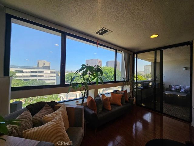 121 S Hope 428, Los Angeles, CA 90012