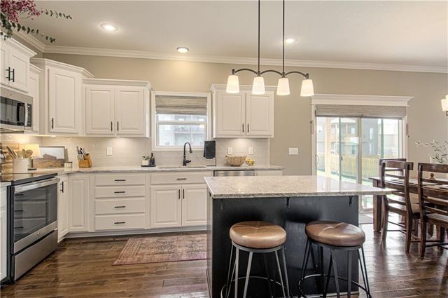 10821 N Bristol Avenue, Kansas City, MO 64156