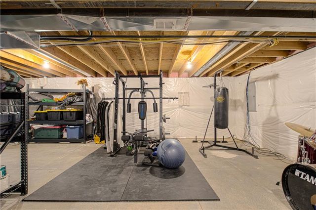 10821 N Bristol Avenue, Kansas City, MO 64156