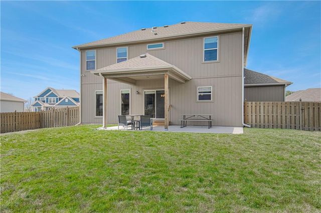 10821 N Bristol Avenue, Kansas City, MO 64156