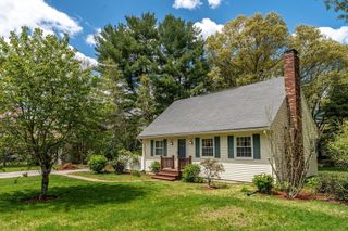 34 Oakhill Ave, Attleboro, MA 02703