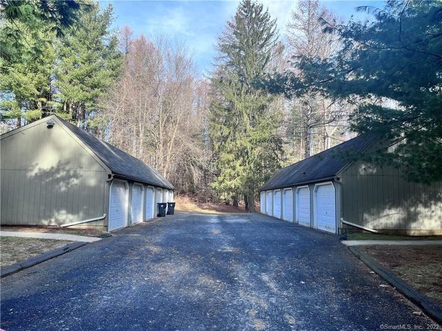 745 Greens Loop 745, Cheshire, CT 06410