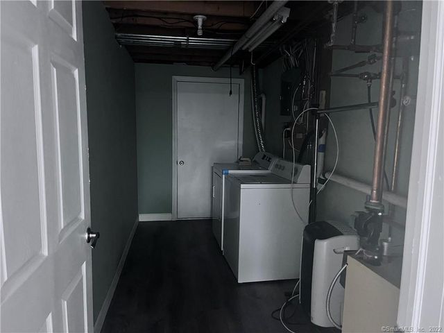 745 Greens Loop 745, Cheshire, CT 06410