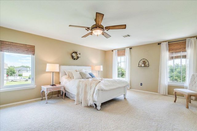200 S Prairie LN, Georgetown, TX 78633