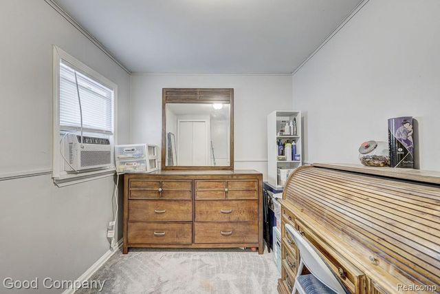 518 E Maxlow Avenue, Hazel Park, MI 48030