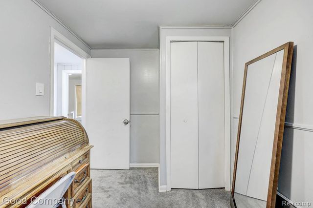 518 E Maxlow Avenue, Hazel Park, MI 48030