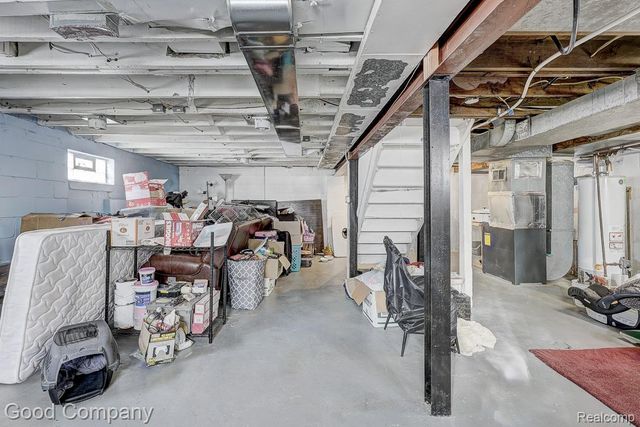 518 E Maxlow Avenue, Hazel Park, MI 48030