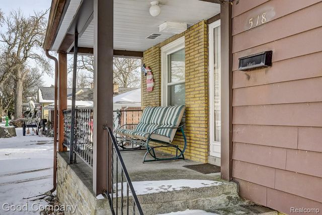 518 E Maxlow Avenue, Hazel Park, MI 48030