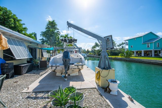 W 360 Shore Drive, Summerland Key, FL 33042