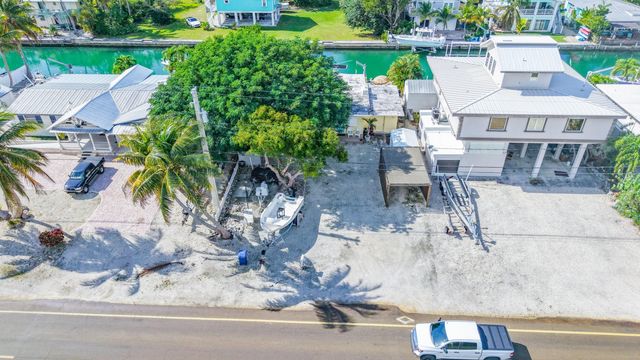 W 360 Shore Drive, Summerland Key, FL 33042