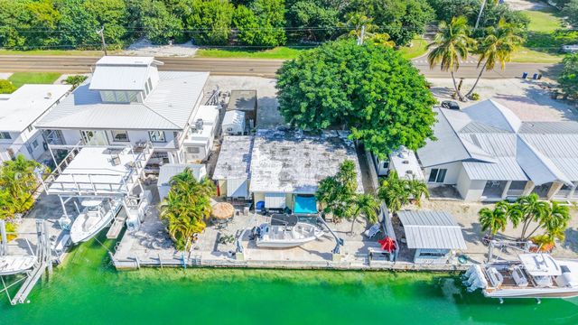 W 360 Shore Drive, Summerland Key, FL 33042