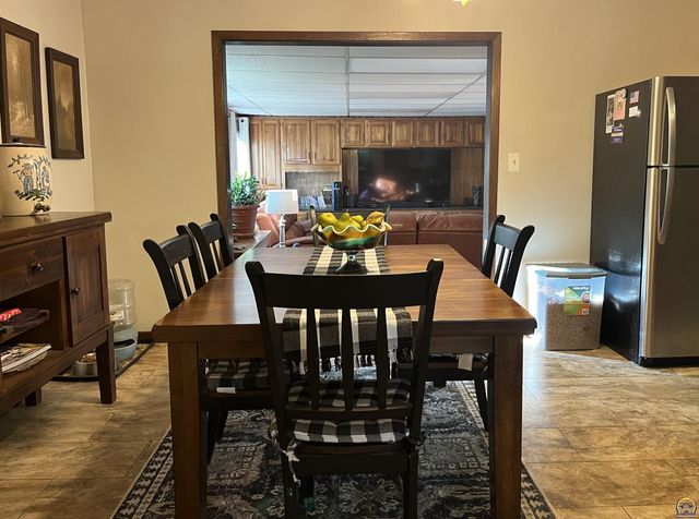 2769 SE Allen DR, Topeka, KS 66605