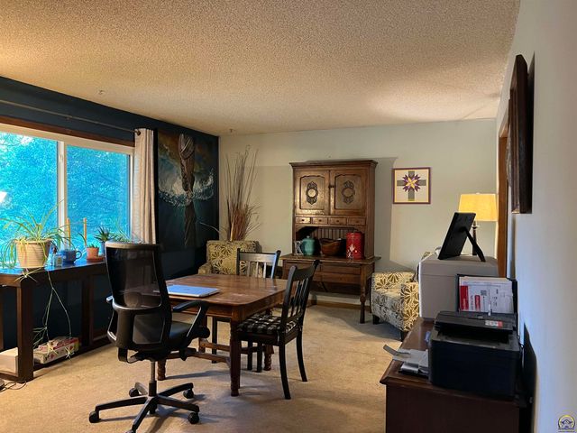 2769 SE Allen DR, Topeka, KS 66605