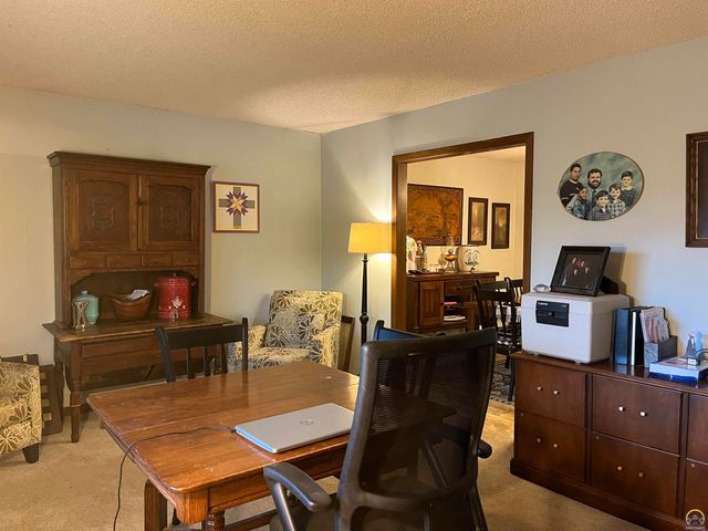 2769 SE Allen DR, Topeka, KS 66605