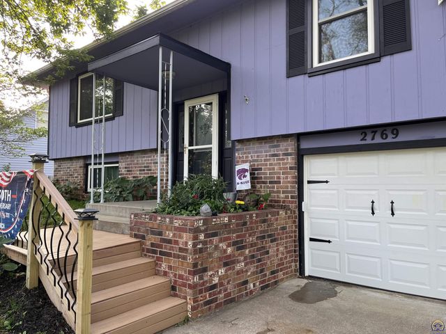 2769 SE Allen DR, Topeka, KS 66605