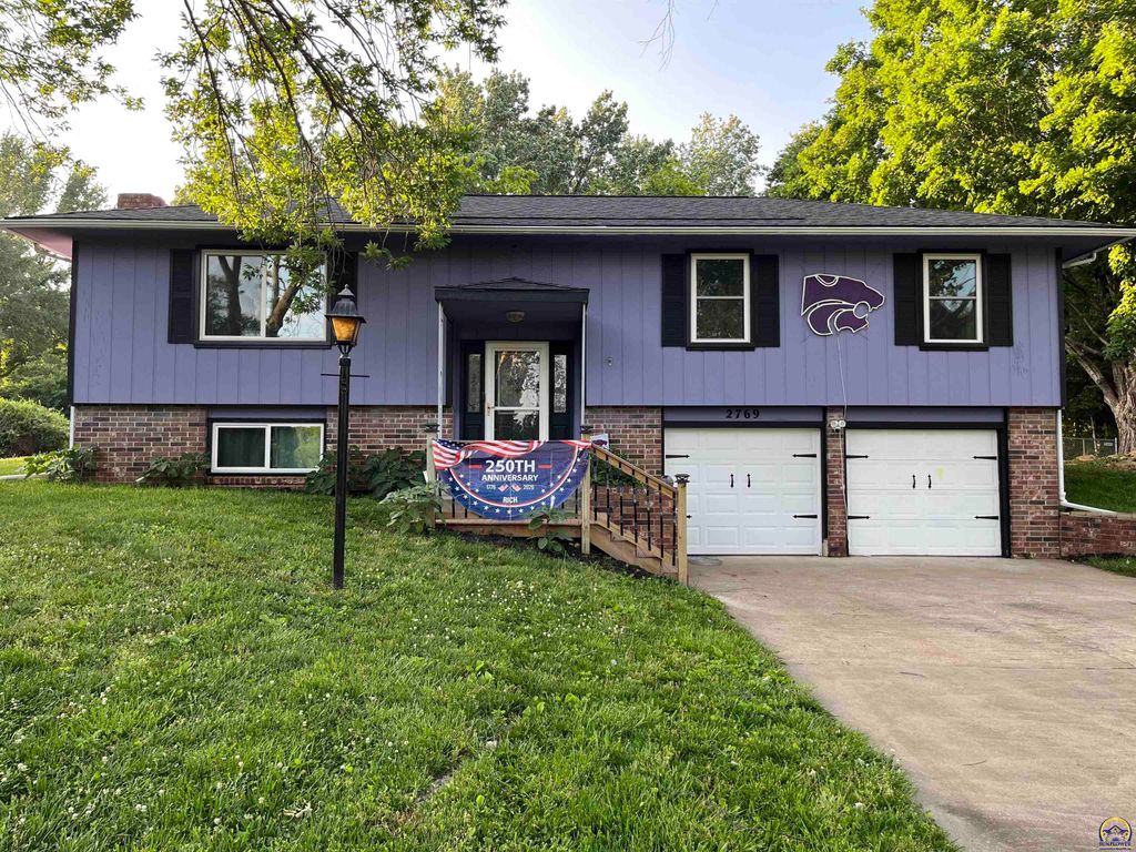 2769 SE Allen DR, Topeka, KS 66605
