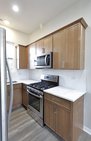 3621 S Winchester Avenue 2R, Chicago, IL 60609