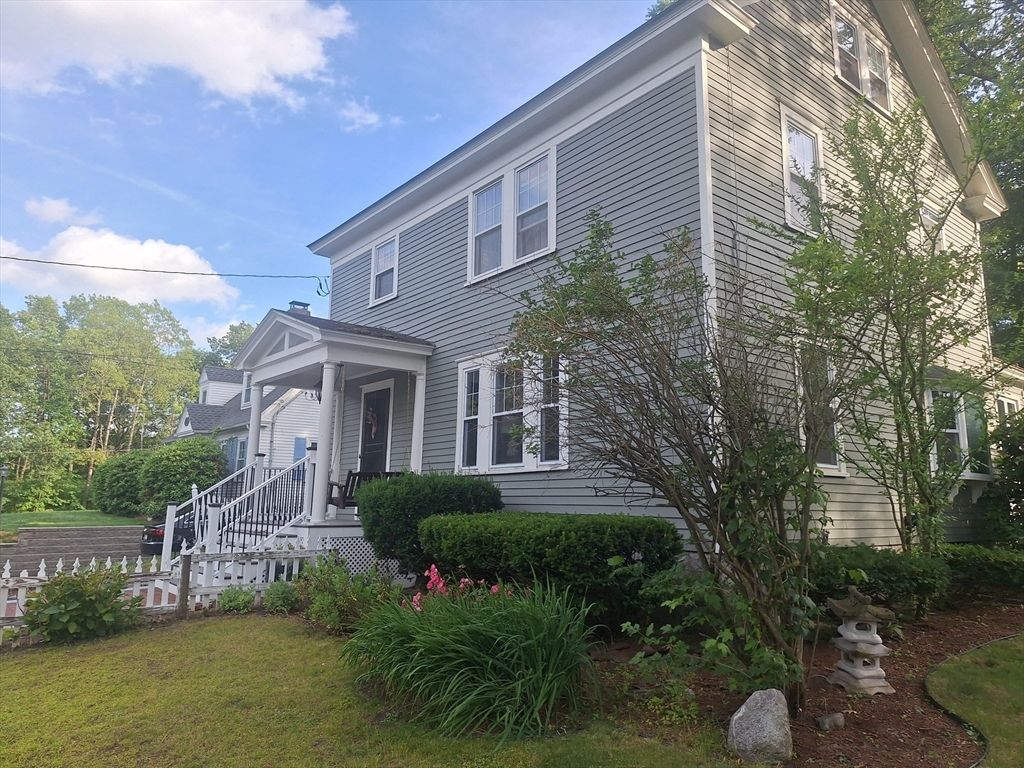 137 Hoyt Avenue, Lowell, MA 01852