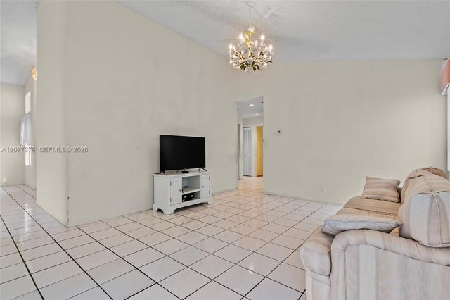 113 W Bayridge Drive, Weston, FL 33326