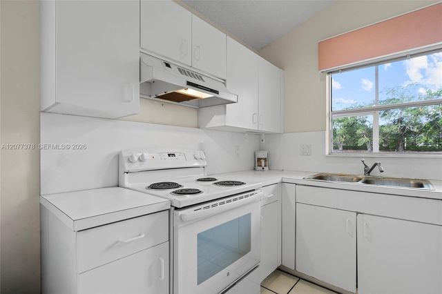 113 W Bayridge Drive, Weston, FL 33326